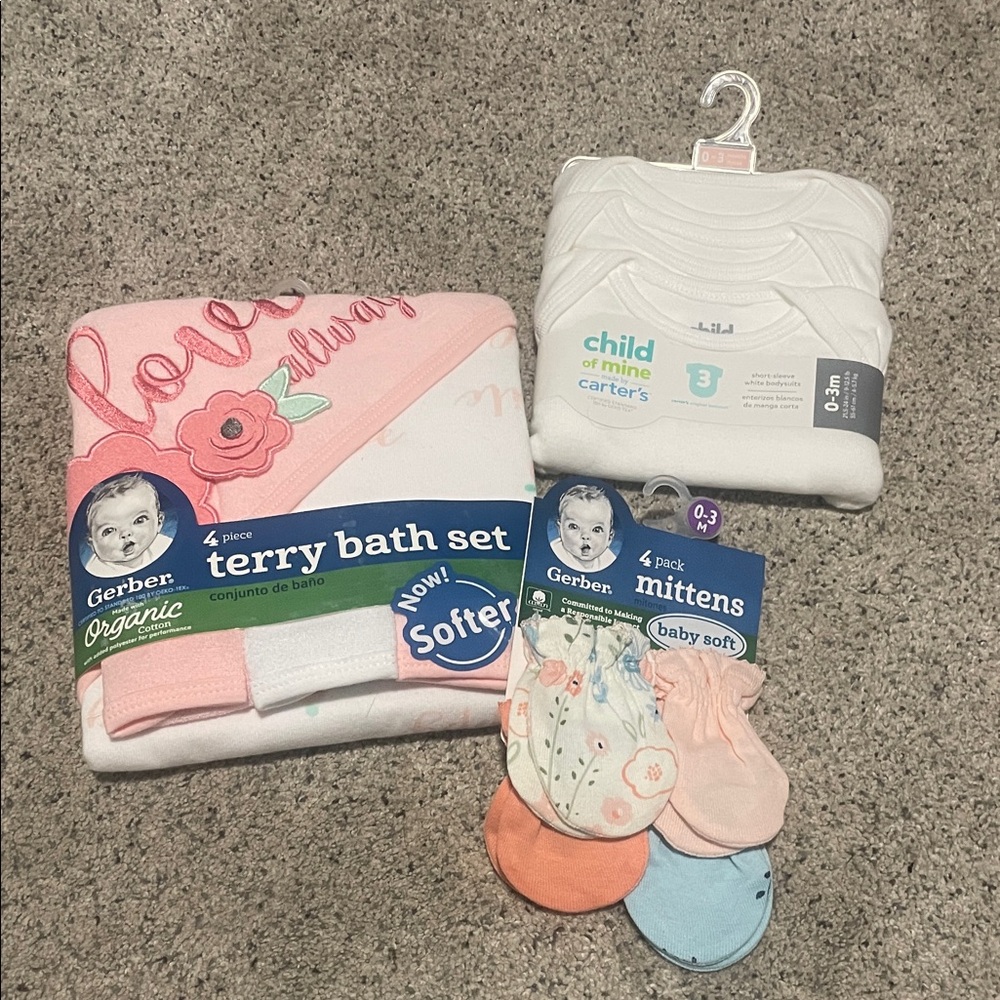 Gerber Organic Terry Bath Set with Mittens and Bodysuits Lot